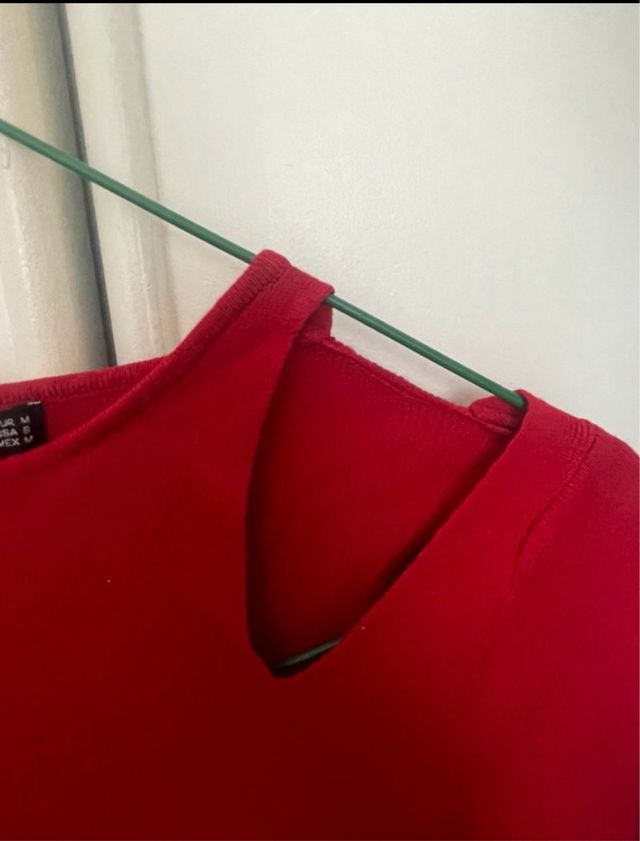 Mango Top Rojo Hombros Descubiertos