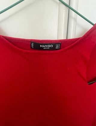 Mango Top Rojo Hombros Descubiertos