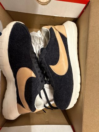 Nike Roshe LD-100 Negro y beige