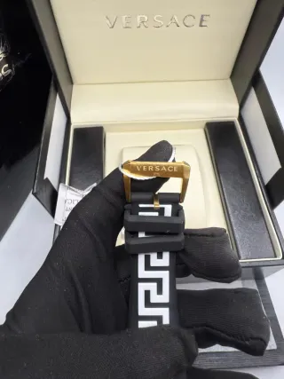 Reloj Versace Dorado y Negro