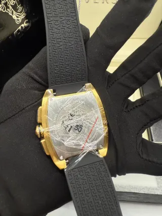 Reloj Versace Dorado y Negro