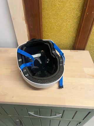 Protectores NKX arcoíris y casco