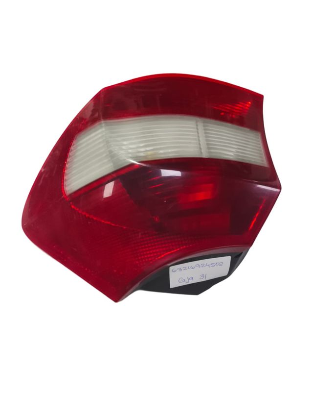 Piloto Trasero Derecho 63216924502