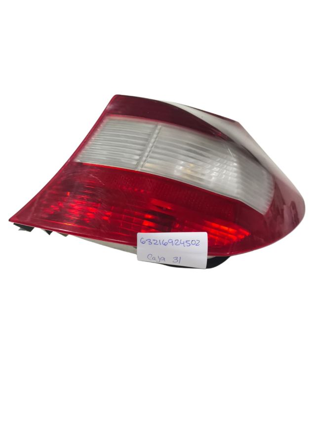 Piloto Trasero Derecho 63216924502