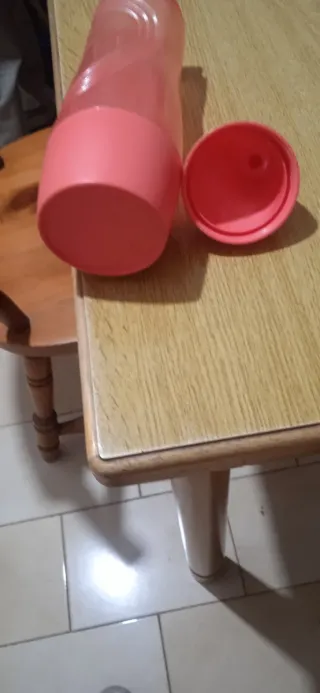 Borraccia in plastica rosa