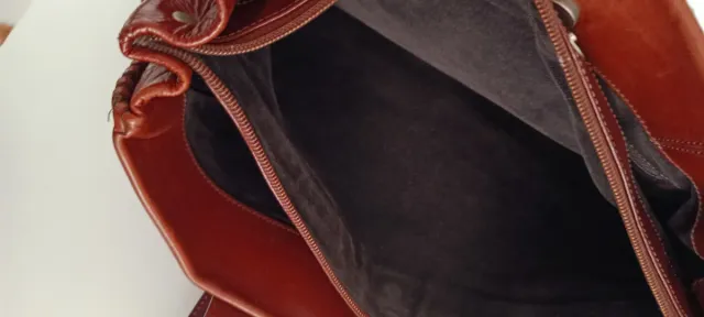 Bolso de piel marrón