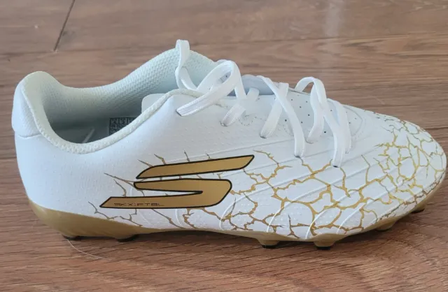 Botas de fútbol Skechers blancas y doradas