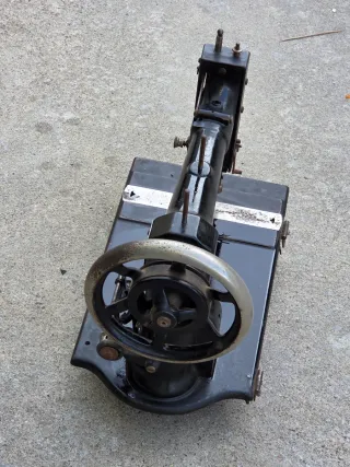 Máquina de coser antigua WHITE siglo XIX