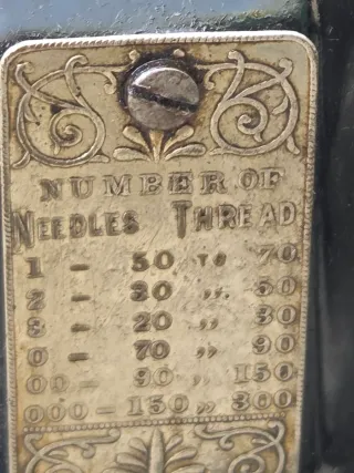 Máquina de coser antigua WHITE siglo XIX