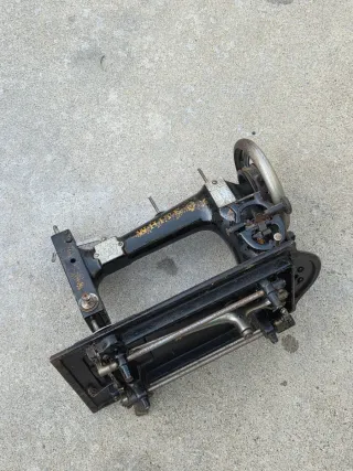 Máquina de coser antigua WHITE siglo XIX