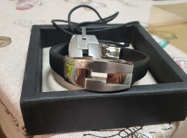 Pulsera y Colgante acero y Piel