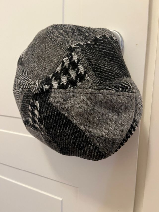 Berretto uomo patchwork grigio e nero mis 56