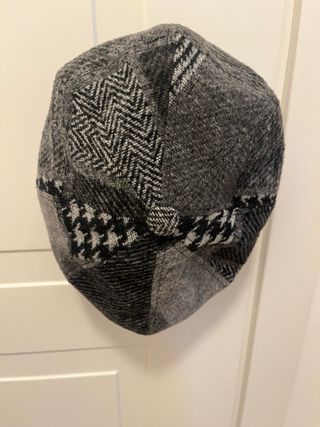 Berretto uomo patchwork grigio e nero mis 56