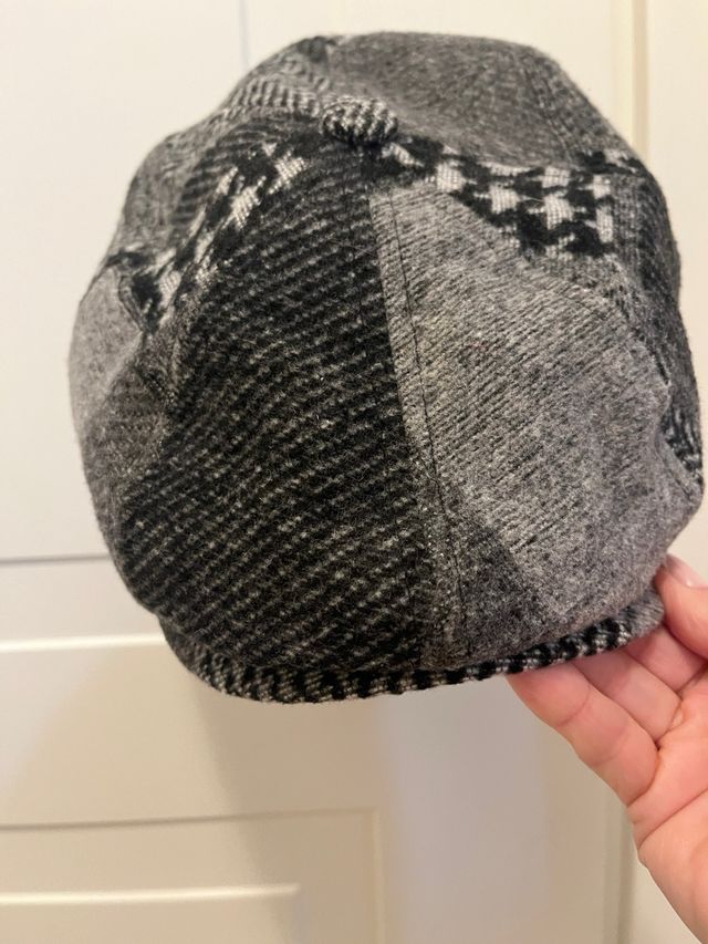 Berretto uomo patchwork grigio e nero mis 56