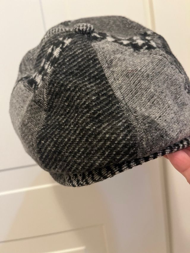 Berretto uomo patchwork grigio e nero mis 56