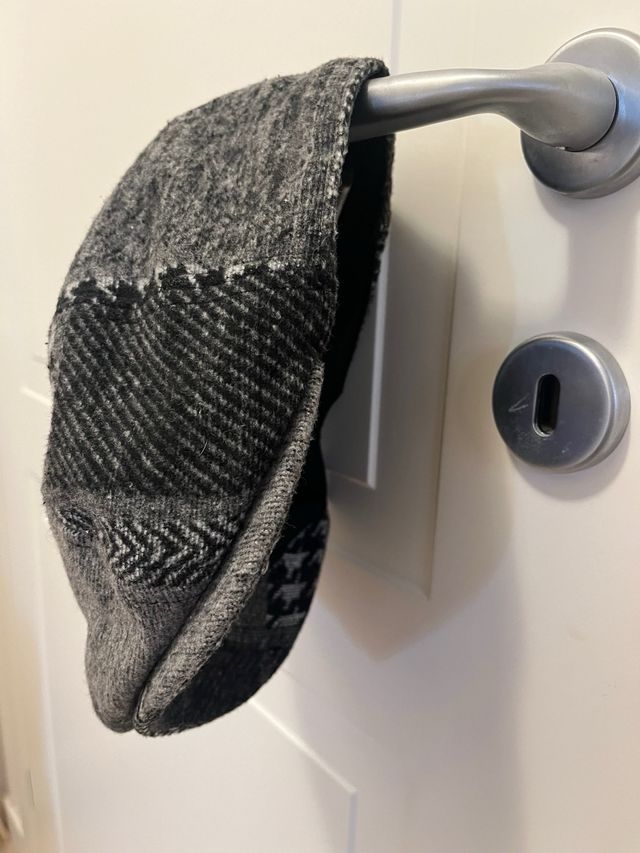 Berretto uomo patchwork grigio e nero mis 56