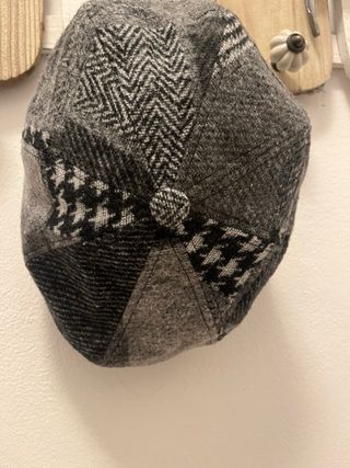 Berretto uomo patchwork grigio e nero mis 56