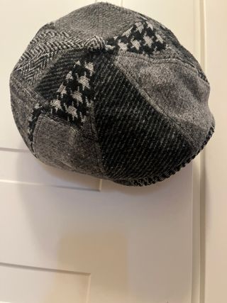 Berretto uomo patchwork grigio e nero mis 56