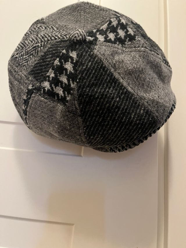 Berretto uomo patchwork grigio e nero mis 56