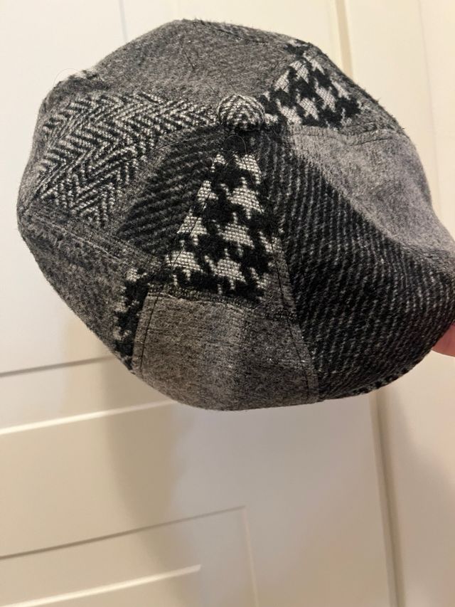 Berretto uomo patchwork grigio e nero mis 56