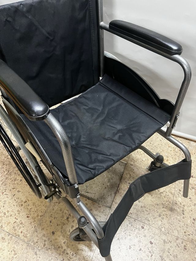 Silla de ruedas plegable