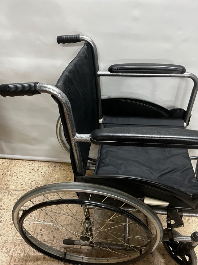 Silla de ruedas plegable