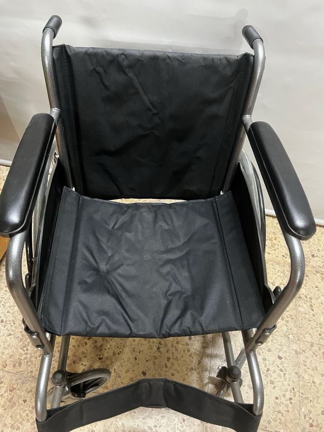 Silla de ruedas plegable
