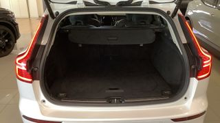 Volvo V60 B4 PLUS DARK 02/2025