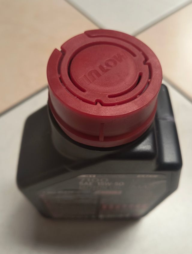 Olio Motul 7100 15W-50 4T MA2 Sintetico 1L