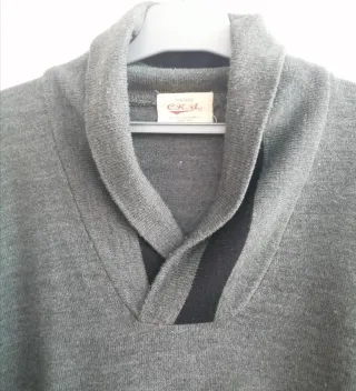 38° LOTE: 1 jersey y 2 camisetas hombre. Talla M