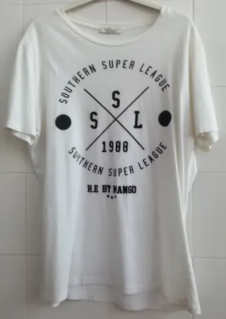 38° LOTE: 1 jersey y 2 camisetas hombre. Talla M