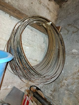 Cintas para sierra de carpintería de madera.