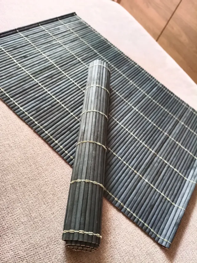 Tapete de bambú para sushi negro