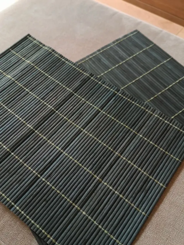 Tapete de bambú para sushi negro