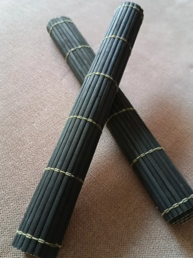 Tapete de bambú para sushi negro