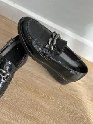 Zapatos Jordana Negros con Cadena