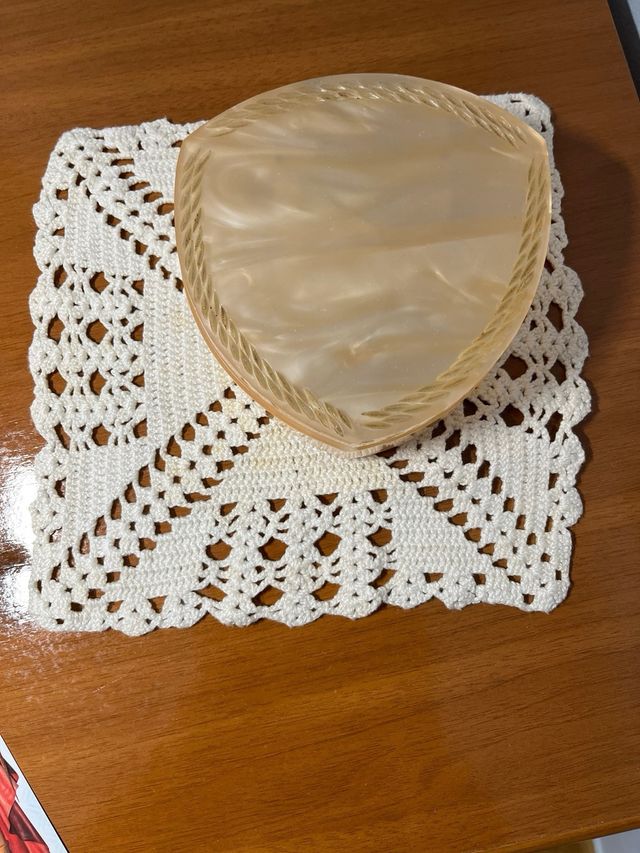 Joyero vintage y tapete crochet