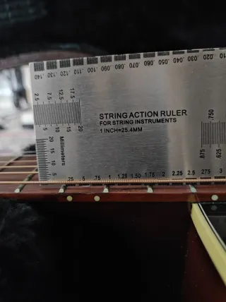 Guitarra Gibson J-45 50s (2020, red label).