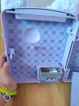 Mochila gatito peluche con casa por dentro
