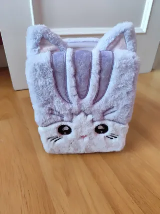 Mochila gatito peluche con casa por dentro