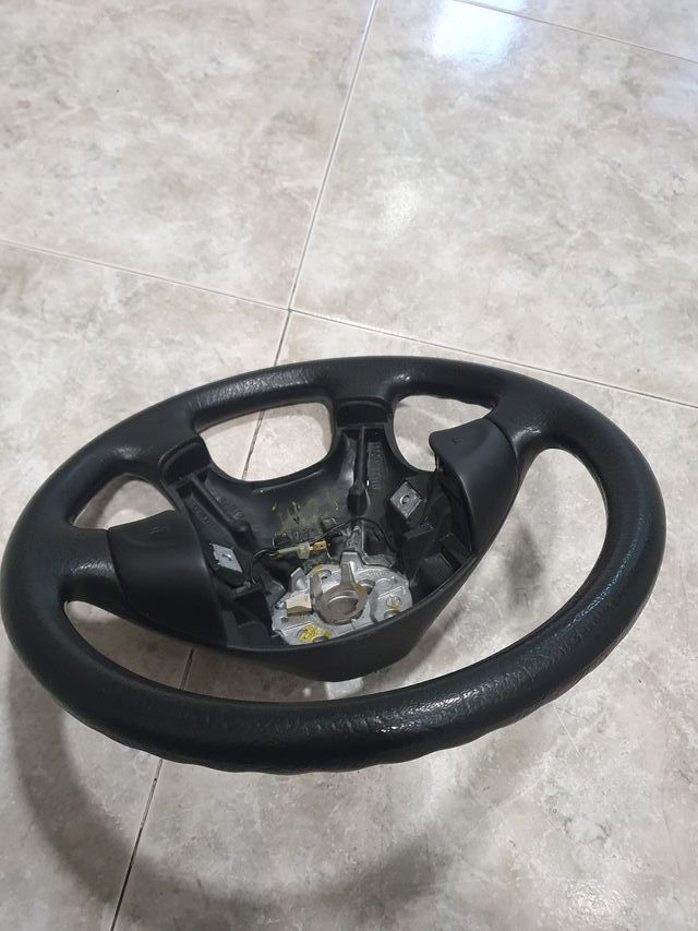 Volante Golf MK3 EN MUY BUEN ESTADO, ES DE GOMA