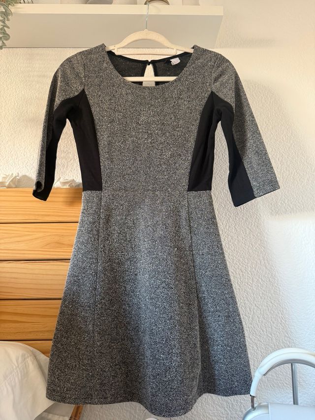 Vestido manga francesa gris y negro