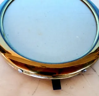 Cornice ovale classica in metallo dorato