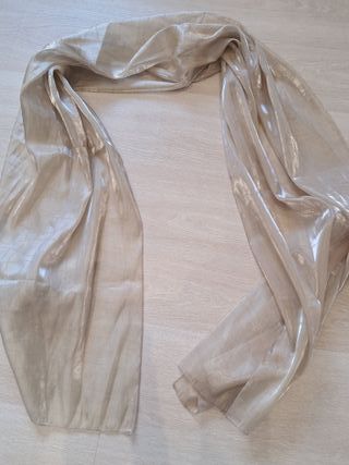 Fular beige y dorado