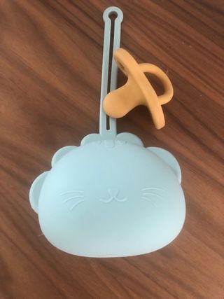 Chupete y porta chupete silicona