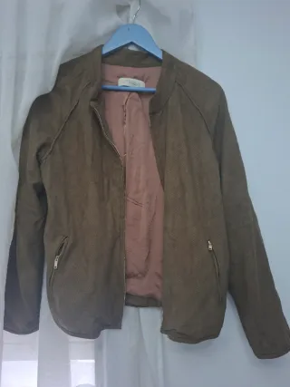 Chaqueta Uterqüe perforada