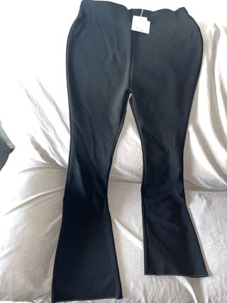 Pantalón negro Zara Talla L (talla menos)