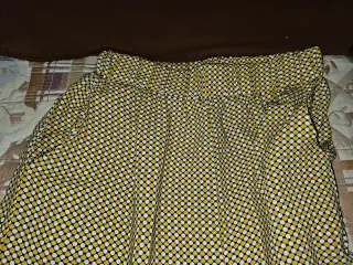 Pantalón ancho estampado.