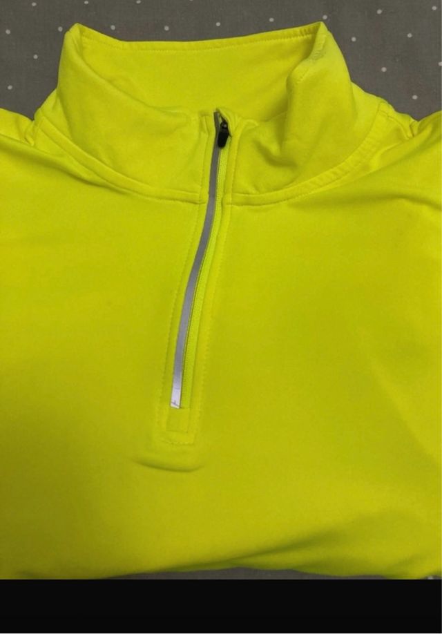 Camiseta deportiva cuello alto cremallera