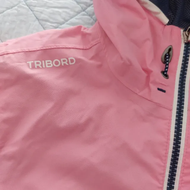 Chaqueta impermeable rosa cortavientos